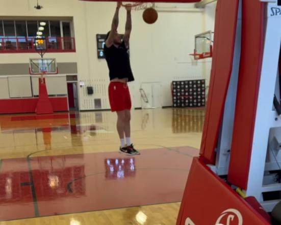 实时赛事数据-鲍尔逐步恢复动态训练 本赛季能否复出仍然存疑